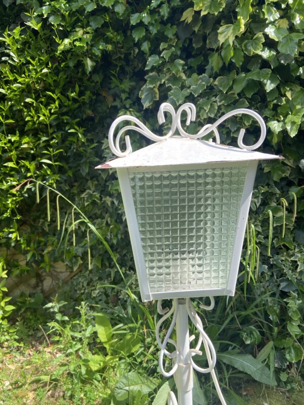 Lampadaire en fer forgé vintage – Image 3
