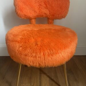 Chaise en moumoute orange vintage