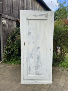 Armoire vintage