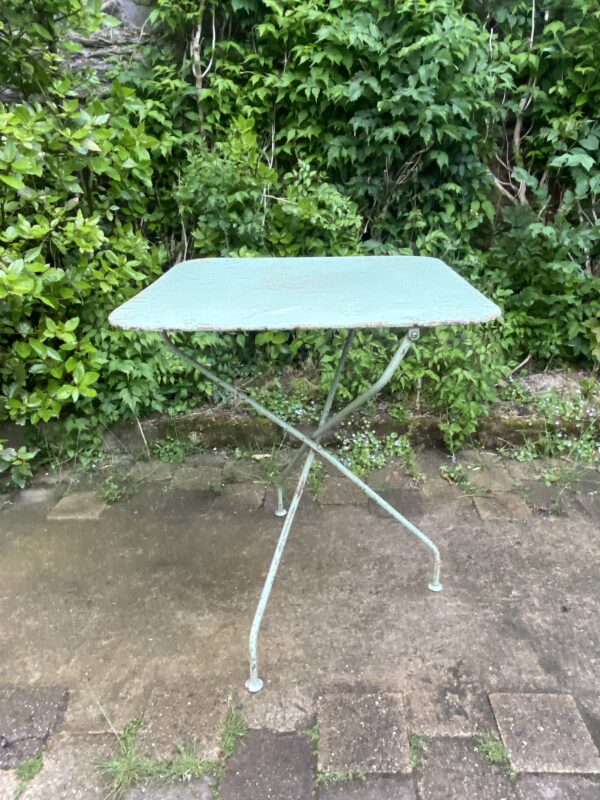 Table de jardin ancienne