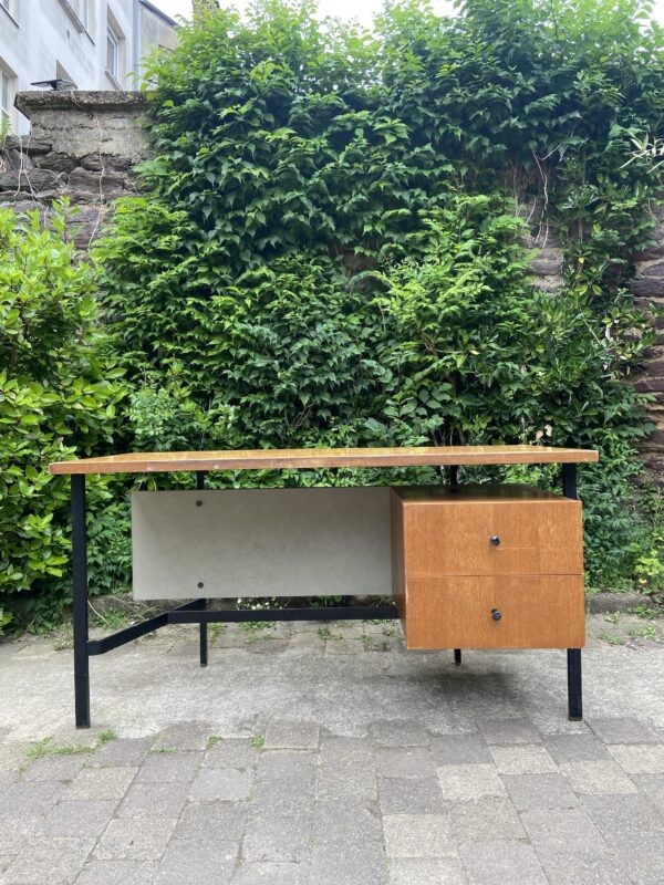 Bureau moderniste vintage