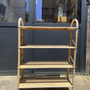 Étagère en rotin vintage