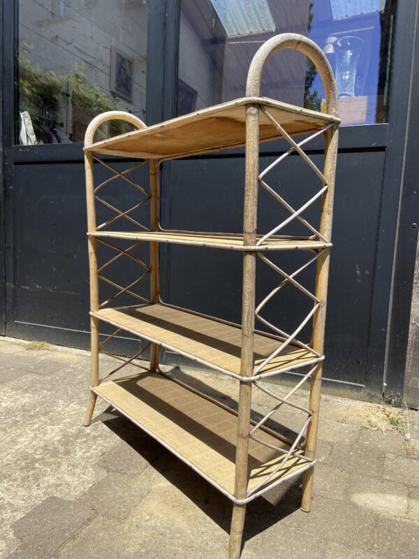 Étagère en rotin vintage – Image 3