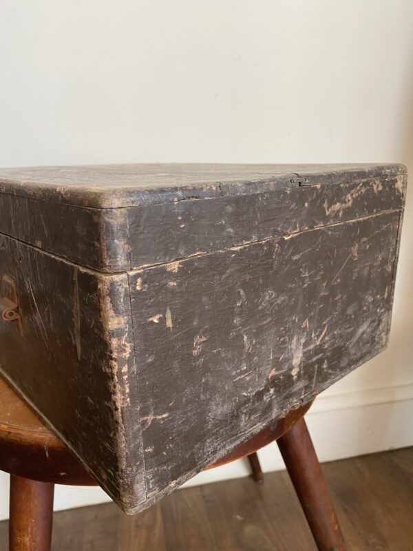 Ancienne caisse d’atelier – Image 4