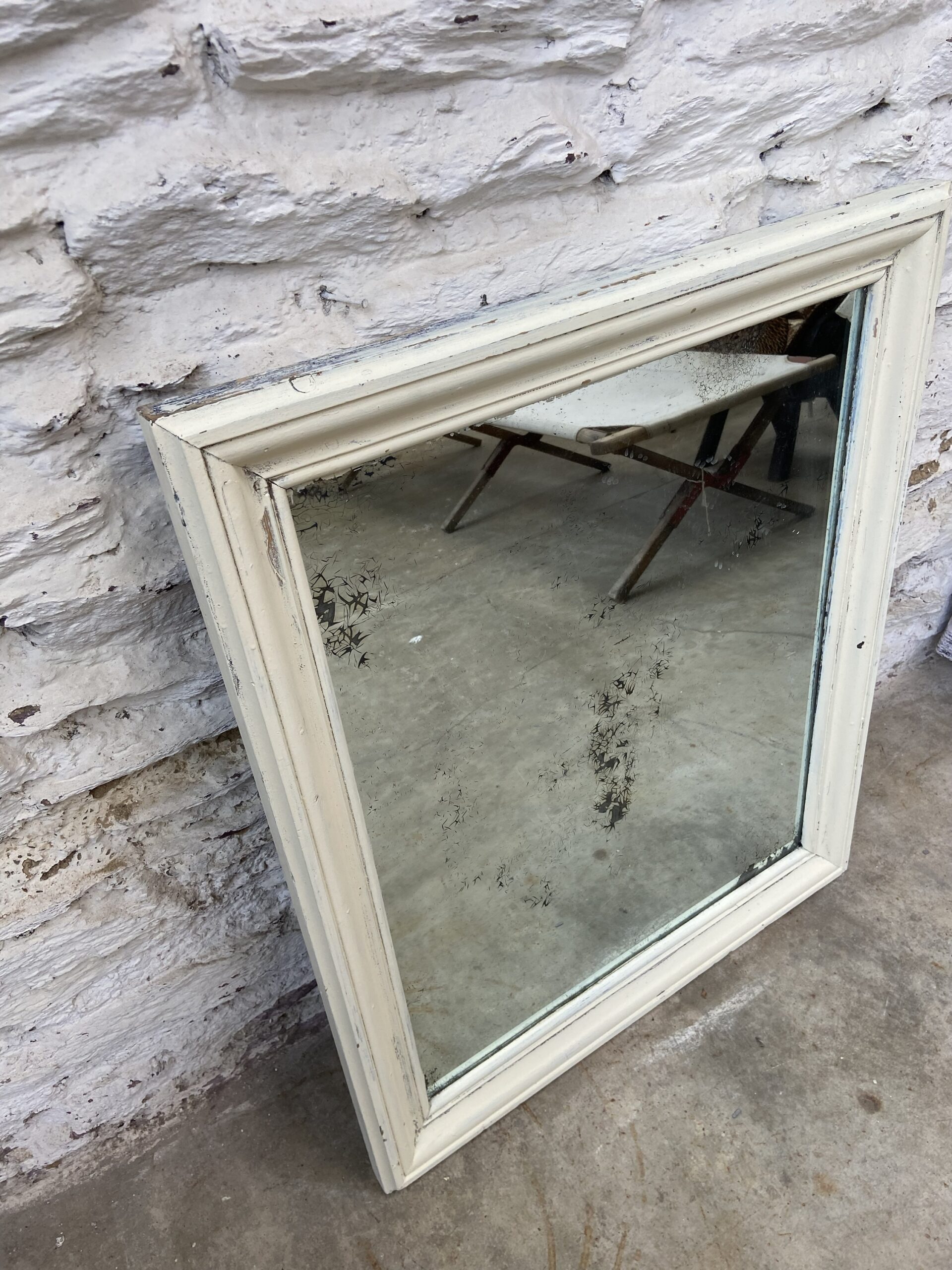 Miroir ancien en bois blanchi – Image 2