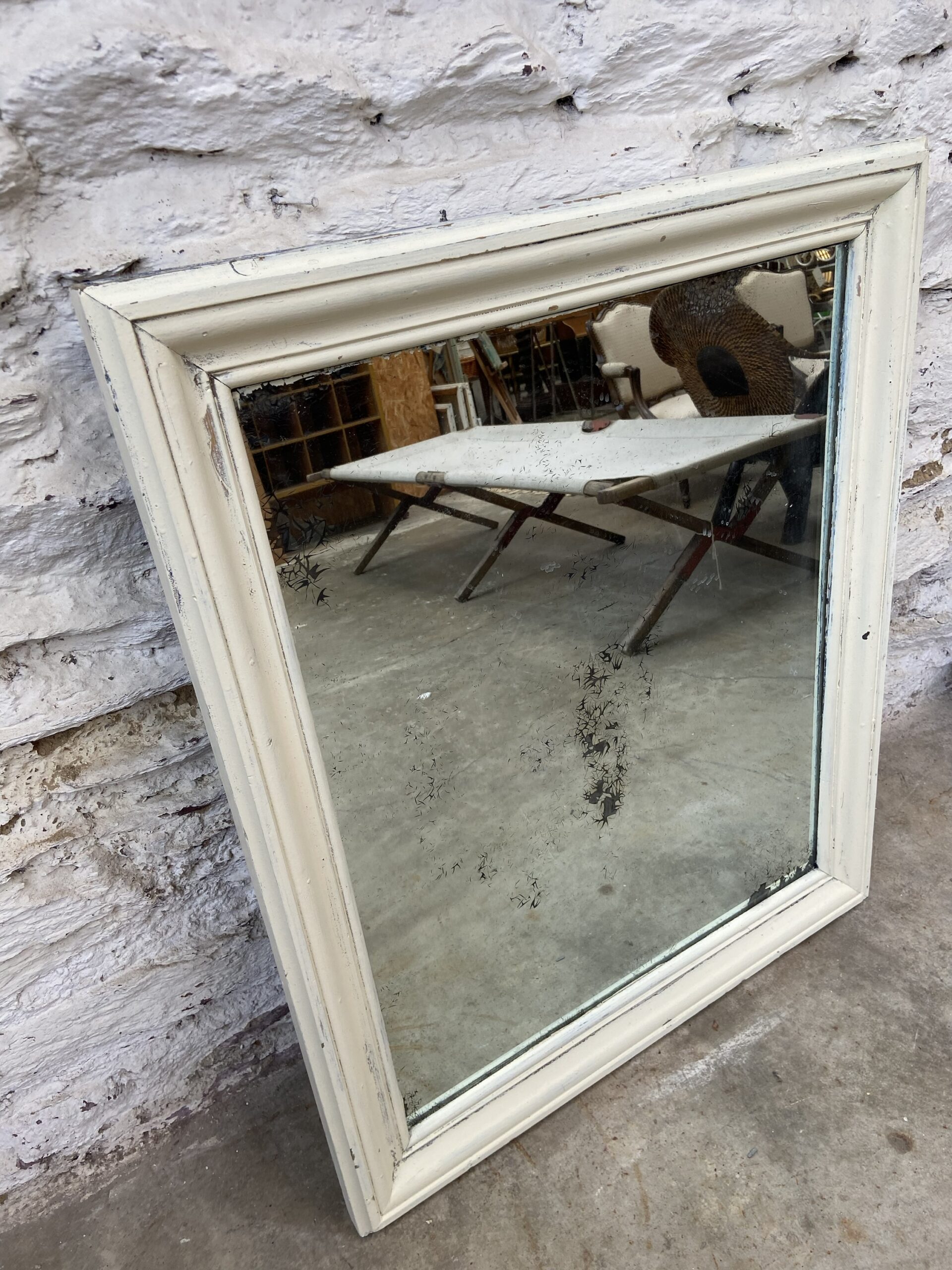 Miroir ancien en bois blanchi – Image 3