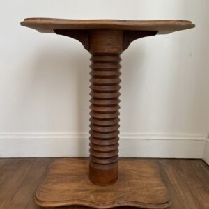 Table sellette de style brutaliste