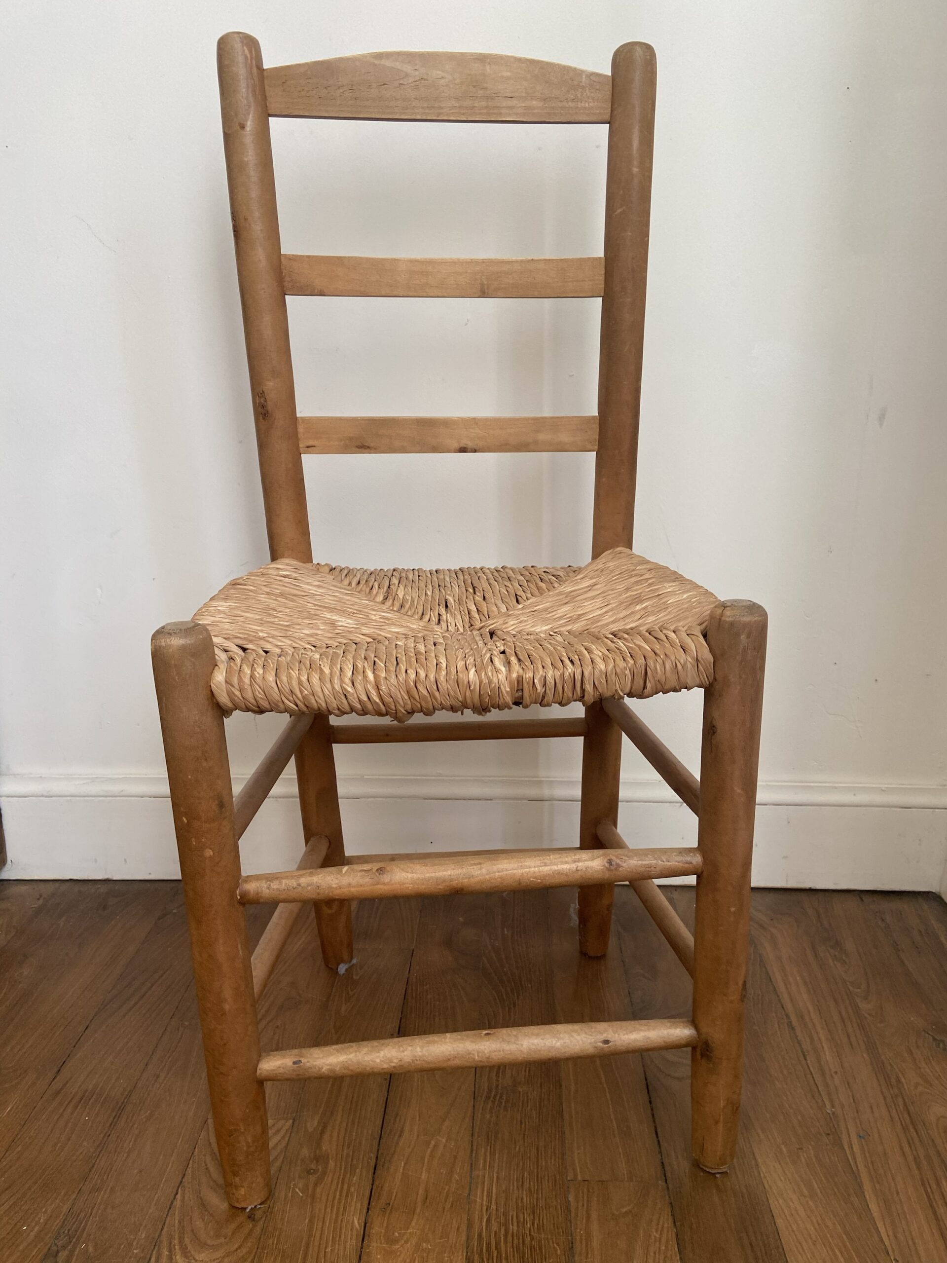 Paire de chaises paillées vintage – Image 2