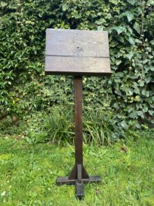 Pupitre de cérémonie ancien