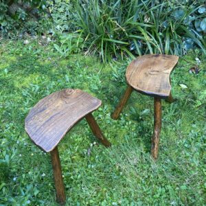 Tabourets brutalistes