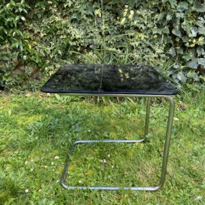 Table d’appoint années 70