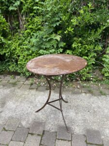 Table de jardin vintage