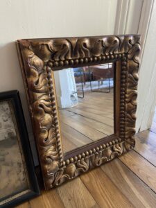 Miroir doré ancien