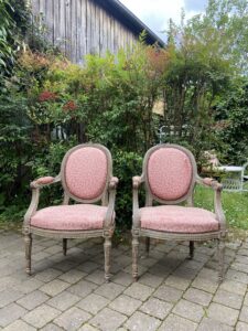 Paire de fauteuils Louis XVI
