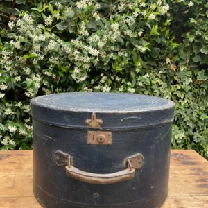 Boîte à chapeau ancienne
