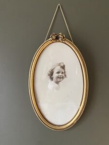 Paire de cadres anciens dorés