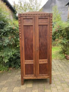 Armoire vintage des années 30