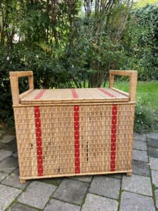 Coffre en rotin vintage